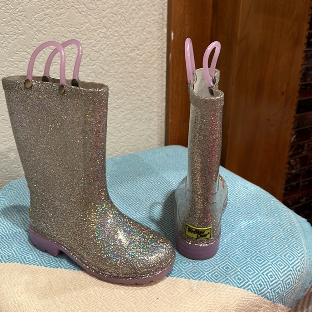 Girls light up rain boots